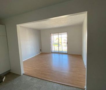 GRAND ET LUMINEUX 4.5 DISPONIBLE 1er MARS 2025 - Photo 1