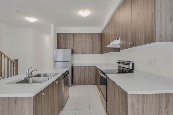For Lease - 28 Abby Drive, Wasaga Beach, Ontario - Photo 1