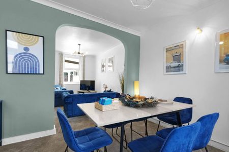 3 bedroom detached house to rent - Photo 2