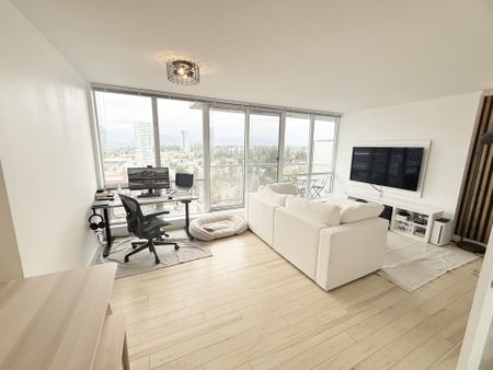 Park Place 1. Immaculate One Bedroom with Panoramic City and Mountain Views - Photo 2