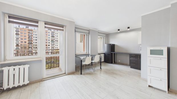 Kawalerka w topowej lokalizacji - Photo 1