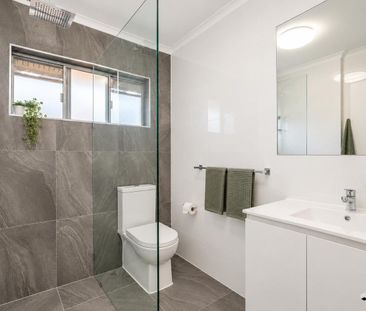 Top-Floor New Farm Apartment with Refreshed Interior - Photo 6