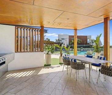 Modern 3-Bedroom Townhouse in the Vue Complex - Photo 5