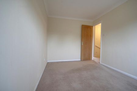 3 bedroom terraced house to rent - Photo 5
