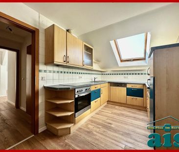 ais-GmbH bietet an: Renovierte 4 Zimmer Wohnung in der Südstadt. - Foto 1