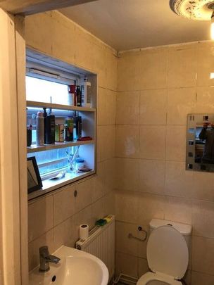 Room in a Shared House, Maryland Square, E15 - Photo 1