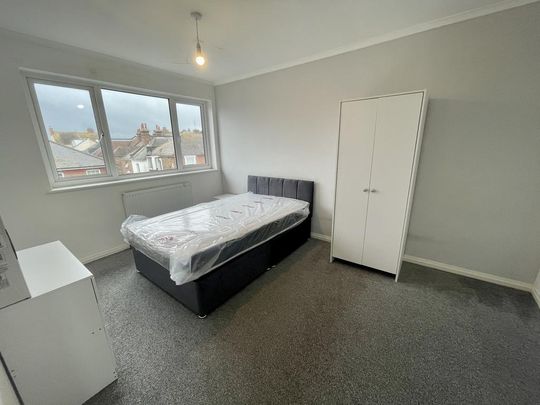 1 bedroom in a house share to rent - Photo 1