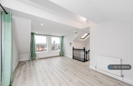 3 bedroom flat to rent - Photo 4