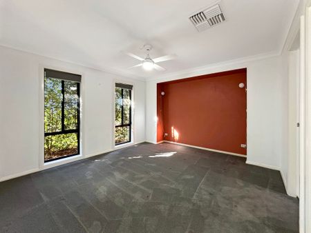 Rosewood Grove Home with a Pool - Photo 3