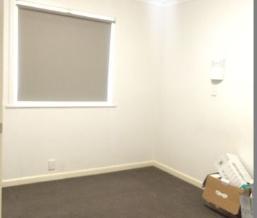 Sunny Brick and Tile 2 bedroom - Photo 3