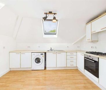 Yorktown Road, Sandhurst, Berkshire, GU47 - Photo 4