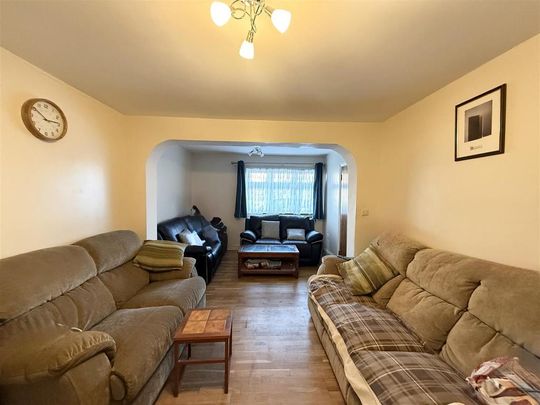 6 bedroom detached house to rent - Photo 1