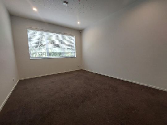 Modern Family Home - Photo 1