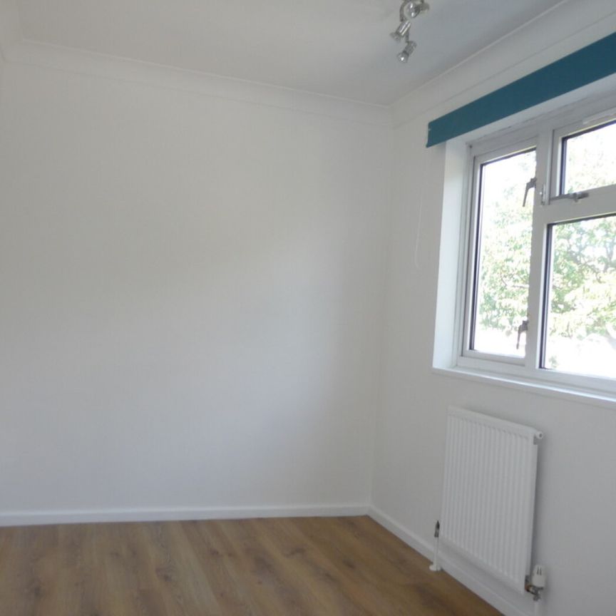 3 bedroom End Terraced House - Archer Road, Stevenage - Photo 1