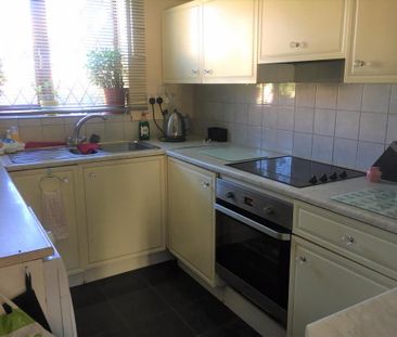 3 bedroom end of terrace house to rent - Photo 5