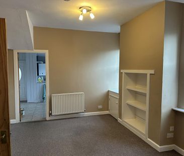 3 bedroom end of terrace house to rent - Photo 1