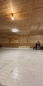 Shop for rent 1400 sq foot 70x40 for automotive use or storage - Photo 4