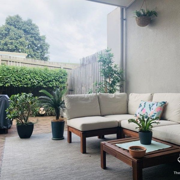 Fully Air-coned 4 Bedroom Townhouse, Ideal for Families or Professionals-Orange Grove Rd, Salisbury - Photo 1