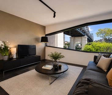 A Cutting-Edge Residence with Stunning Brisbane Views - Photo 1