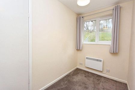 2 bedroom terraced house to rent - Photo 2