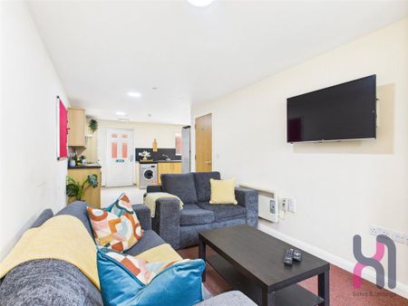 3 bedroom semi-detached house to rent - Photo 2