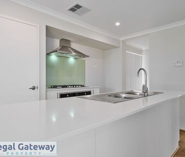 14 Corymbia Way, HAMMOND PARK WA 6164 - Photo 4