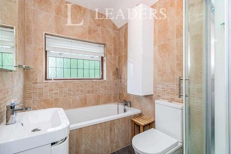 Burwood Road, KT12 - Photo 2