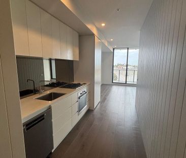 Sophisticated Living in the Heart of Moonee Ponds - Photo 3