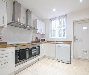 Upper Town Street, Leeds, Bramley - Photo 6