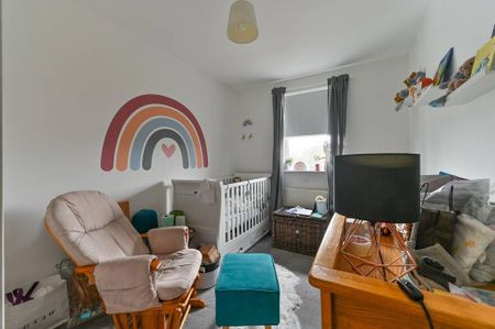 3 bedroom semi-detached house to rent - Photo 3