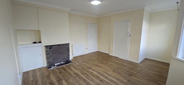 3 bedroom end of terrace house to rent - Photo 1