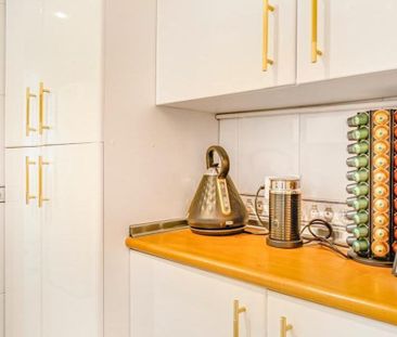 Luxury Apartment for rent in Nueva Andalucia, Spain - Photo 2