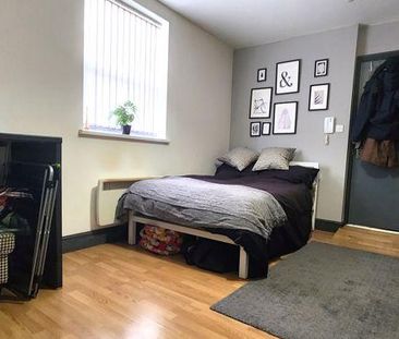 Studio to rent - Photo 1