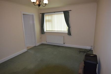 3 bedroom detached house to rent - Photo 3