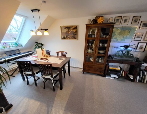 Nähe Uni: Helle, gepflegte 2 Zimmer-DG-Wohnung in 23562 Lübeck - St. Jürgen, Kah ... - Foto 1