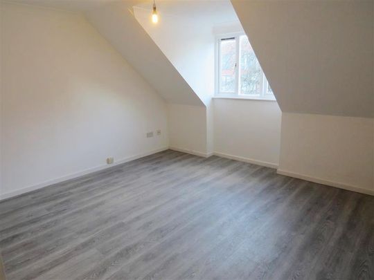 Alexandra Road, Hemel Hempstead - Photo 1