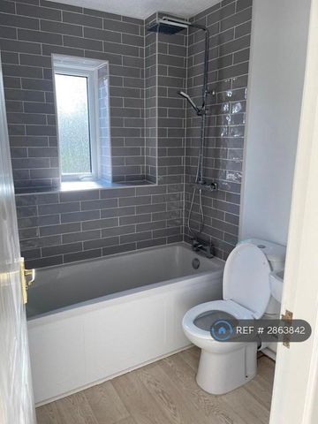 2 bedroom terraced house to rent - Photo 5