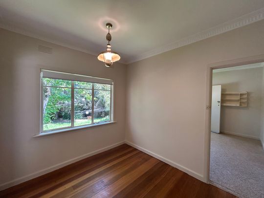 625 Elgar Rd, Mont Albert North VIC 3129 - House For Rent | Domain - Photo 1