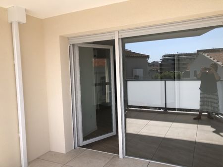 Location Appartement 2 pièces 50m² BEZIERS 34500 - Photo 5