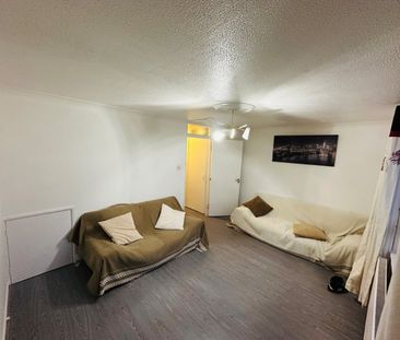 2 Bed Terraced House, Lyneham Walk, E5 - Photo 6