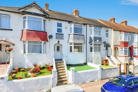 3 bedroom terraced house to rent - Photo 5