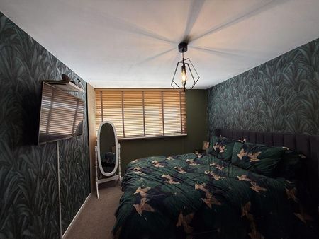 3 bedroom townhouse to rent - Photo 2