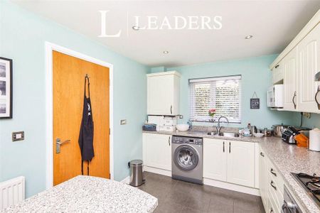 1 bedroom semi-detached house to rent - Photo 3