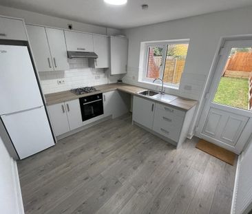 2 bedroom terraced house to rent - Photo 4