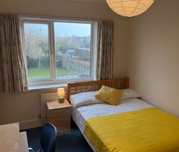 Room in a Shared House, Burgess Road, SO16 - Photo 3
