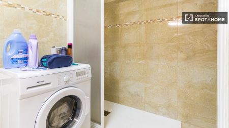 madrid, Community of Madrid 28013 - Photo 5