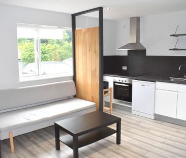 4 bedroom semi-detached house to rent - Photo 6