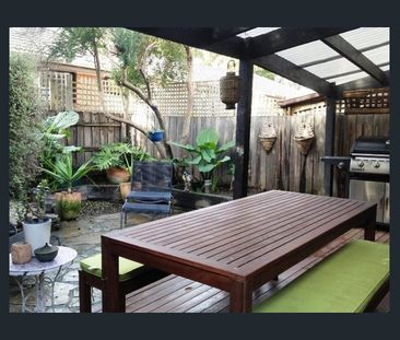 Well-Presented and Cosy Flemington Home - Photo 6