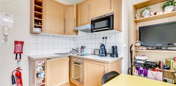 Warbeck Road, W12, London - Photo 2