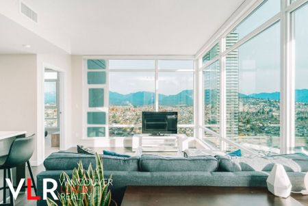 Condo in Burnaby, BC - Photo 4